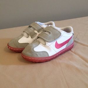Nike Pink & White Size 8 Tennis Shoes